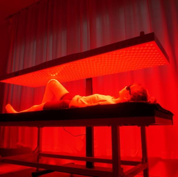 Supplier illustration of the incoming SAIDI ML1200 panel and stand; treatment table excluded